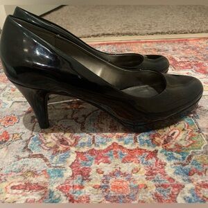 Bandolino Glossy Black Heels